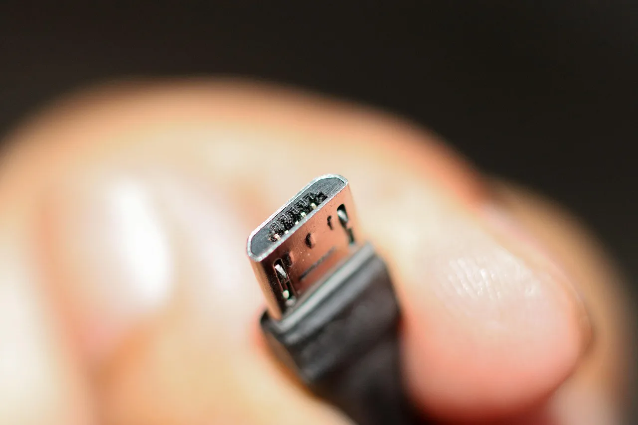 Battery cable lugs