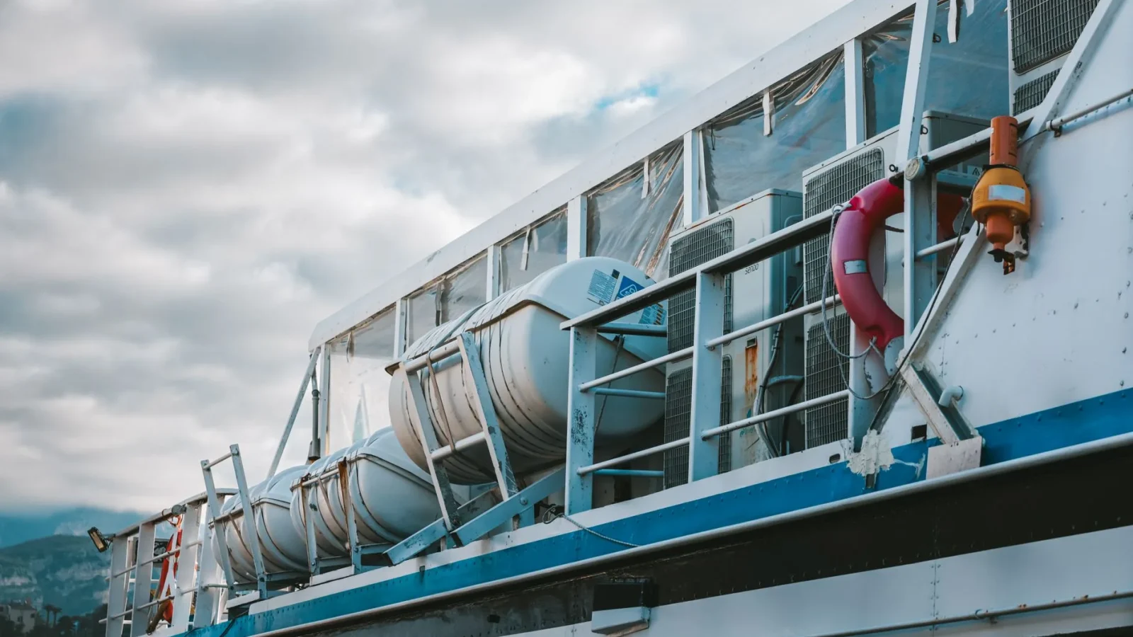 Lithium vs AGM for Boats: Which Wins?